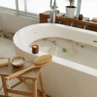 different ways to keep bath water warm